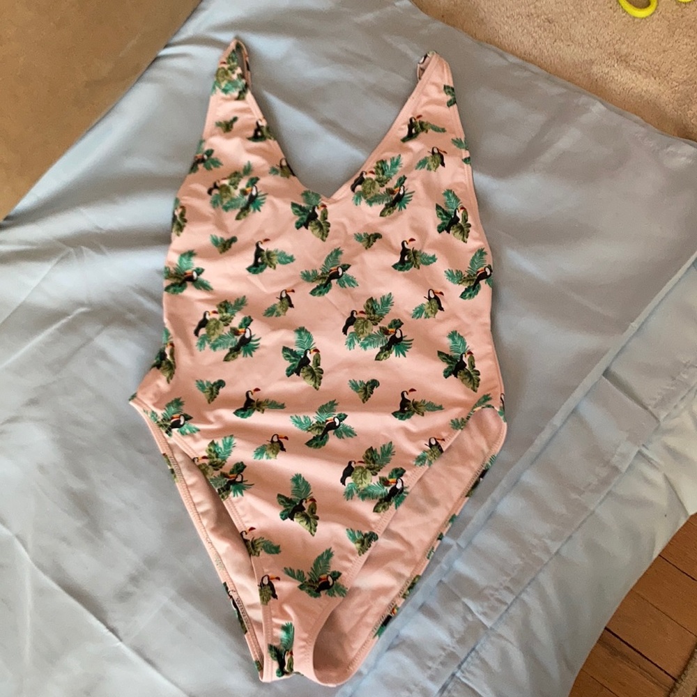Forever 21 one piece bathing suit size small